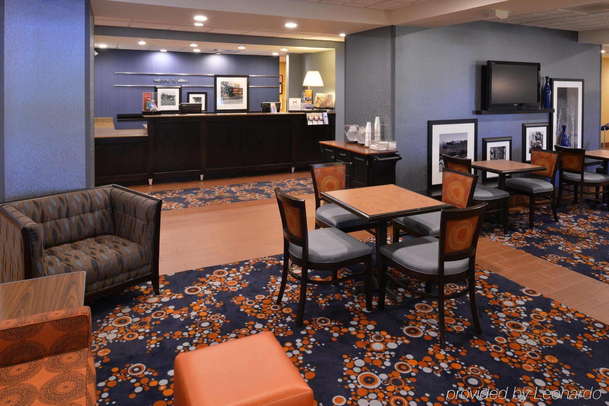 Hampton Inn Utica Exterior foto